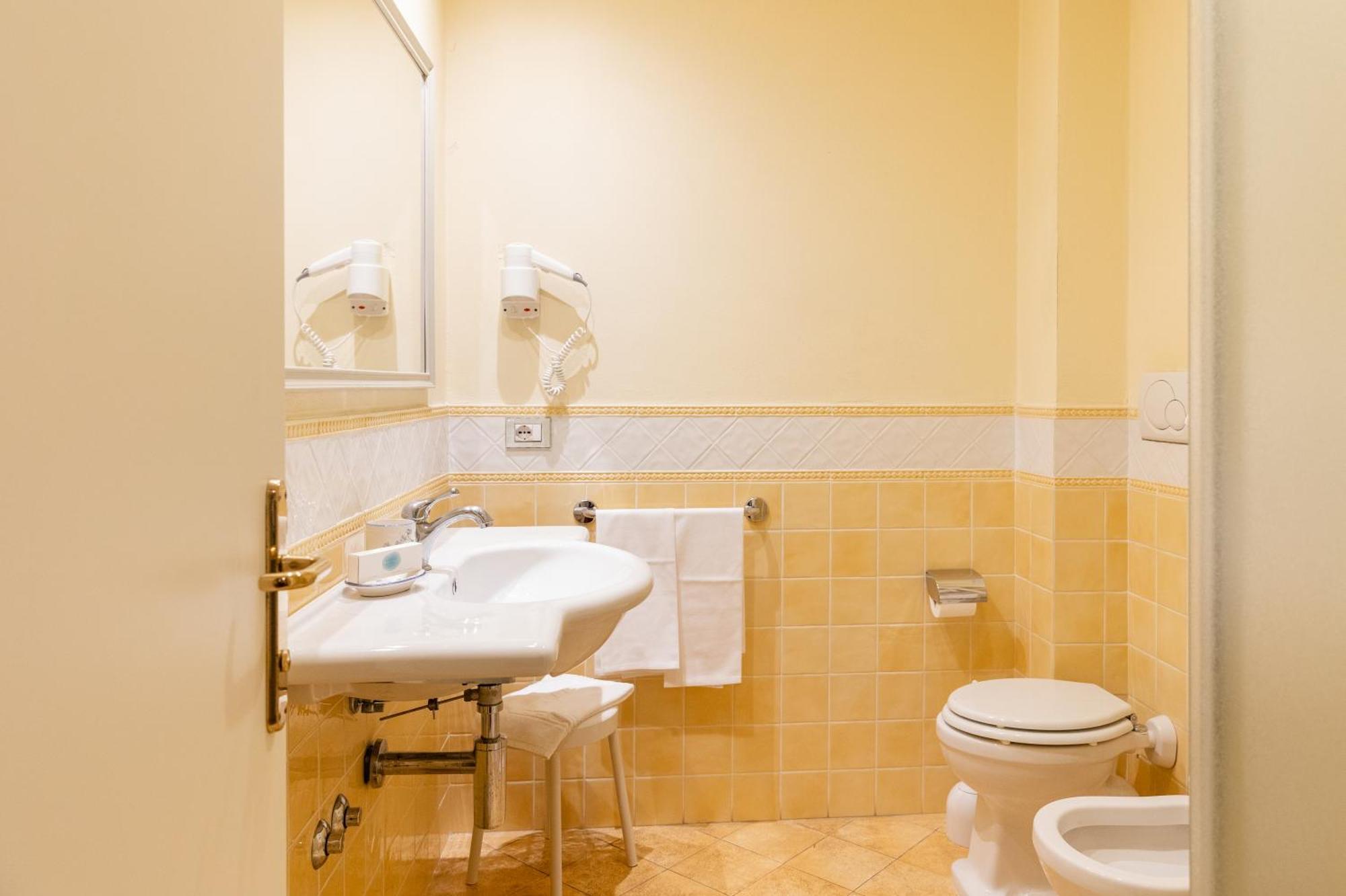 Hotel Tuder トーディ エクステリア 写真