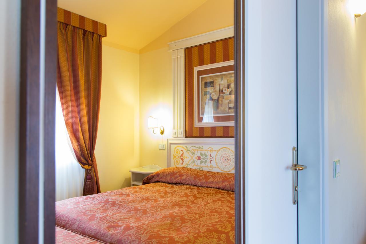 Hotel Tuder トーディ エクステリア 写真
